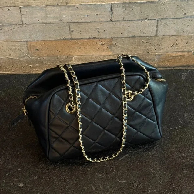 Quilted Leather Black Chain Shoulder Bag