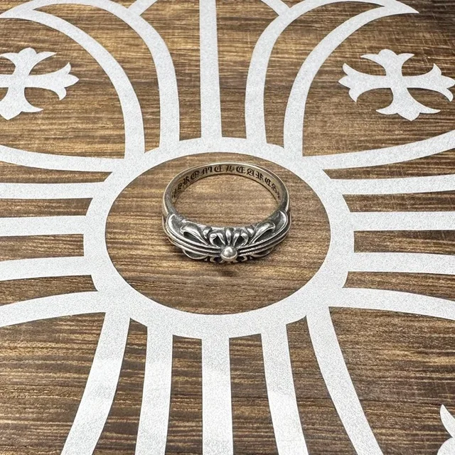 Silver Vintage Style Ring With Engraved Band